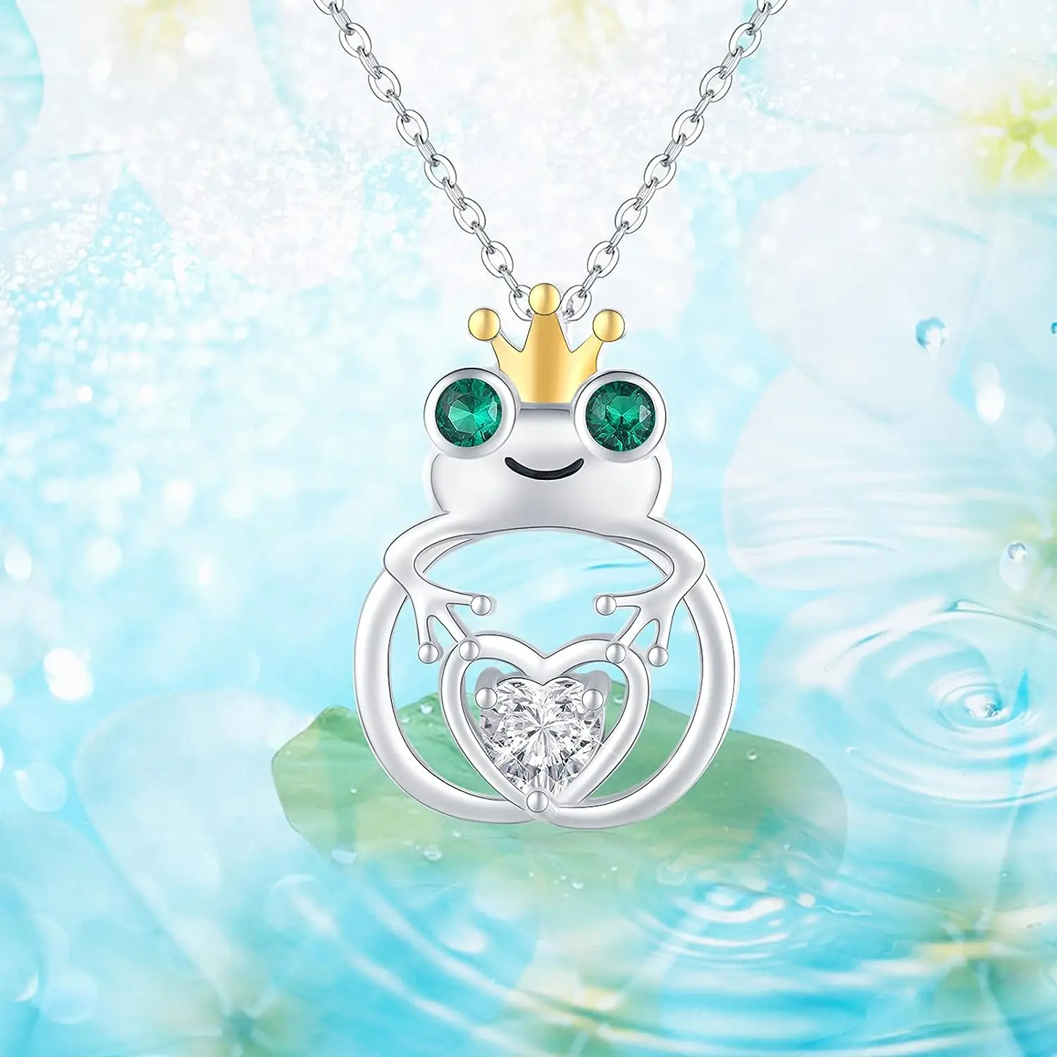 Creative Cartoon Frog Prince Pendant Necklace for Women Cute Green Eyed Frog Animal Jewelry Necklace Girls Birthday Gifts