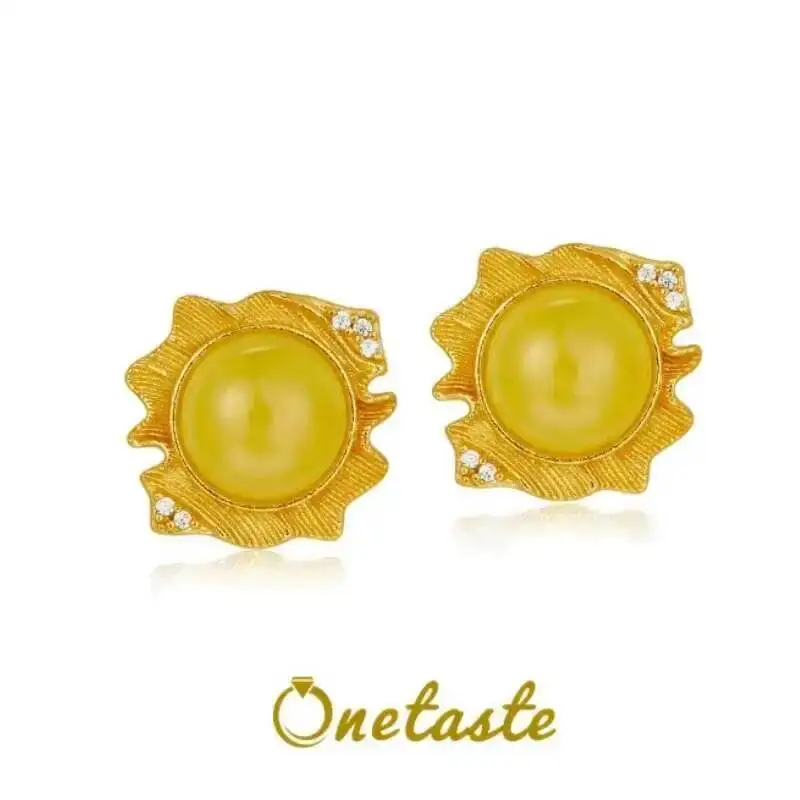 

Маленькие серьги из стерлингового серебра 925 пробы с покрытием из 18-каратного золота с натуральным облачным янтарем для женщин, распродажа, ограниченный запас, первый, получите