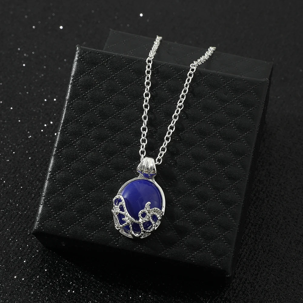 Modische Film-Halskette „The Vampire Diaries“ – Vintage Katherine Blaustein-Choker-Anhänger für Damen, Cosplay-Charm-Schmuck – Detail 1