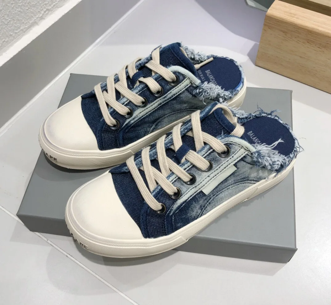 2026 High Street New Couple Low-top Imitation Old Canvas Shoes Designer Men and Women Thick-soled Strapped Leisure Sports Shoes
