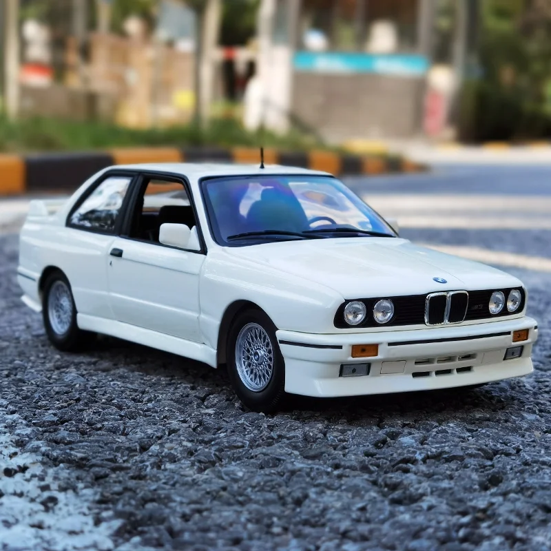 Minichamps-合金車モデルコレクション,bmw m3,e30,m3,オリジナル,友人や両親へのギフトの表示,1:18