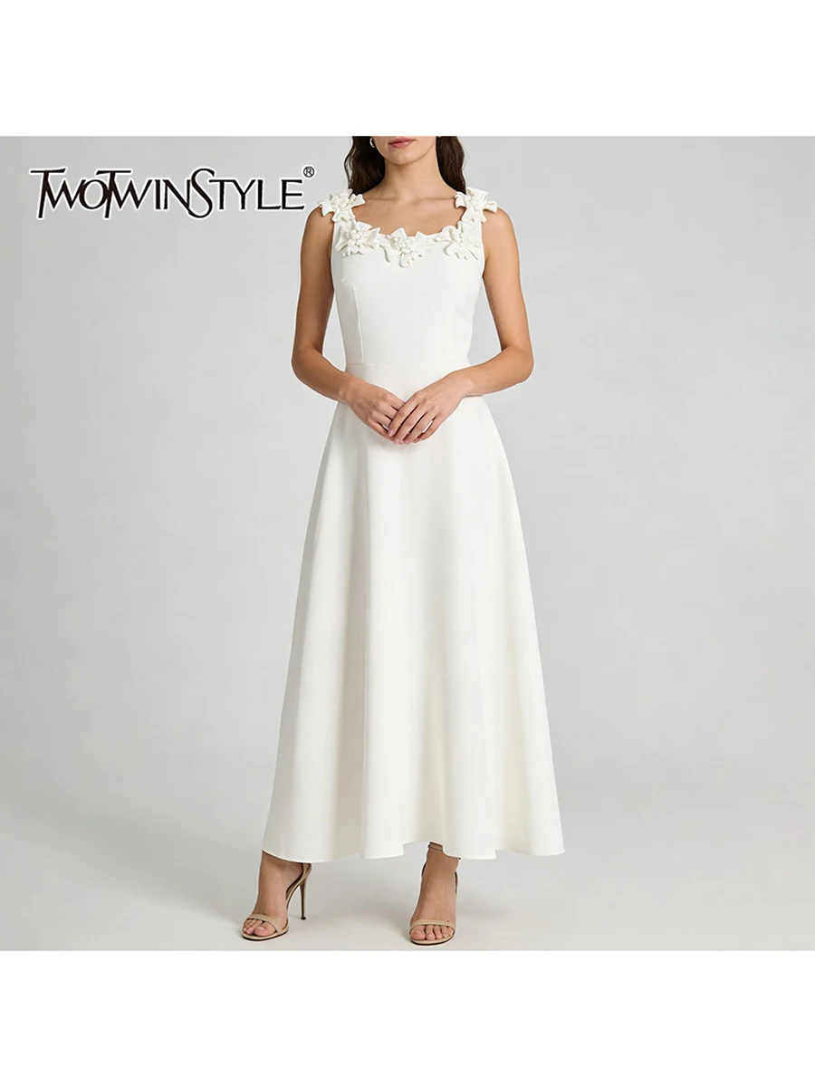 

TWOTWINSTYLE однотонное утягивающее платье с 3D цветами, минималистичные платья для женщин, платье без рукавов с квадратным вырезом и высокой талией, женское новое