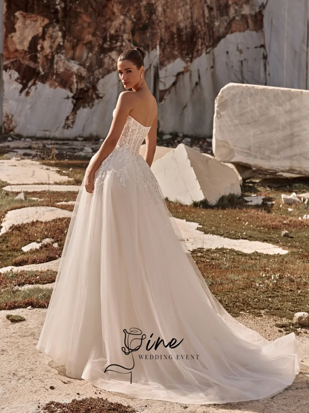 Oine Luxury Beaded A-line Wedding Dress with Detachable shawl Lace Appliques Bridal Gown Customized Romantic Vestidos De Novia