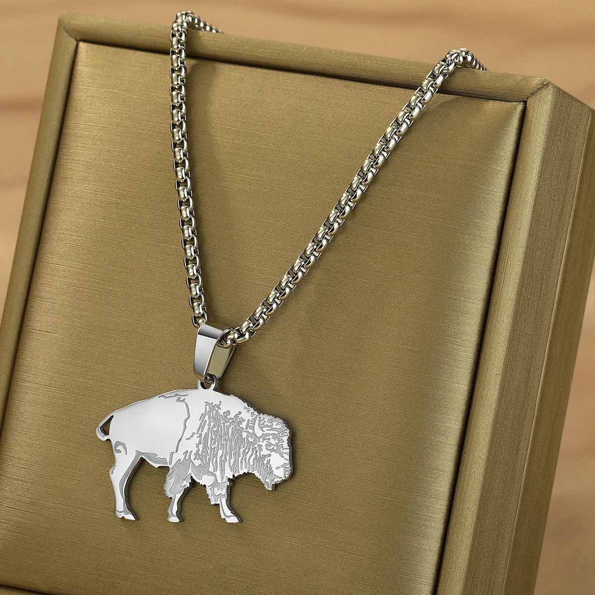 Stainless Steel Great Plains Giant Buffalo Bison Pendent Necklace Women Men Jewelry Animals Necklace