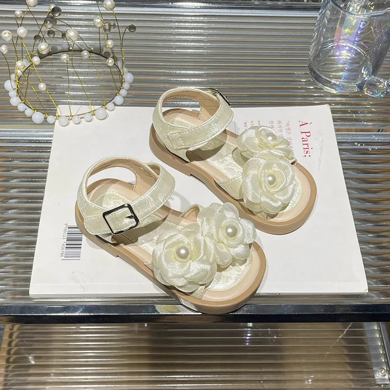 Girls' Sandals 2024 Summer New Beige Flower Children's Princess Sandals Little Girls Pearl Non-slip Soft Soled Shoes