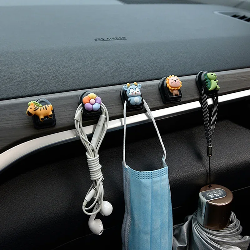 2Pcs Car Mini Cartoon Hooks Cute Animal Decoration Automobile Interior Organizer Holder  Small Hook Car Accessories