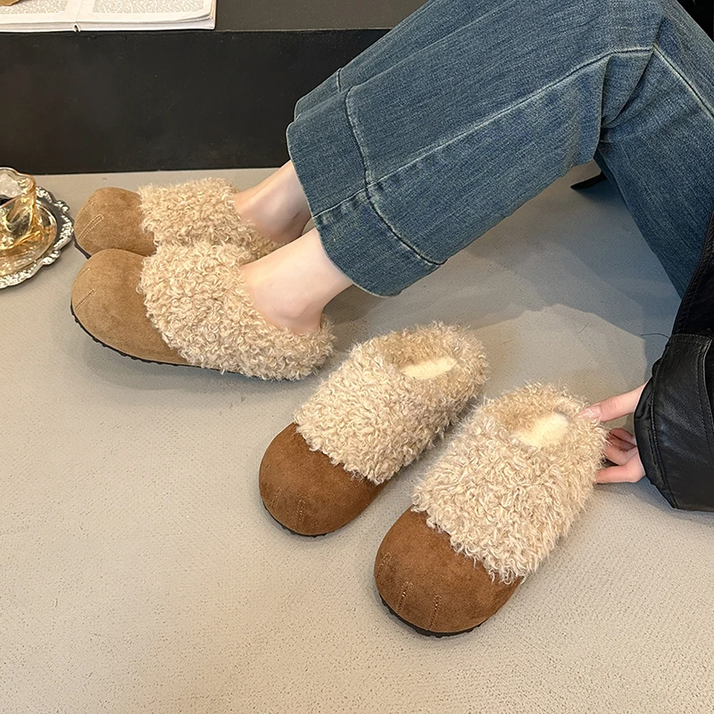 Zapatillas mullidas de suela gruesa y cálidas con forro polar para mujer, ropa de invierno para exteriores, nuevas zapatillas de algodón antideslizantes que aumentan la altura, 2026