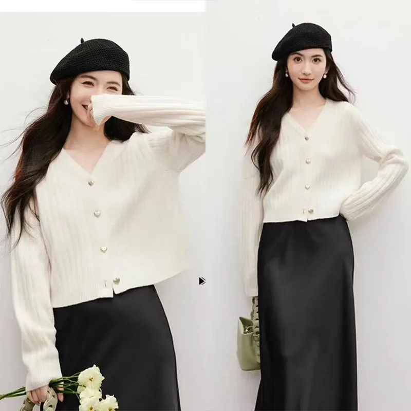 

Women's Clothing Cotton Solid Knit V-neck Cardigan Autumn Winter Elegant All-match Long Sleeve Button Sweaters Lady Casual Tops