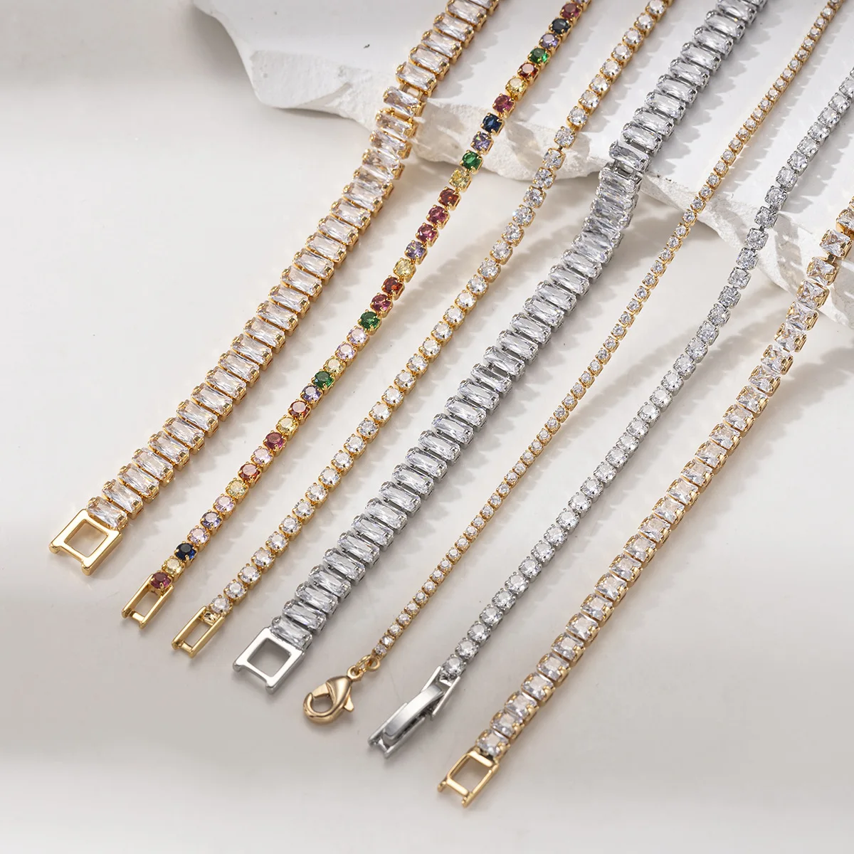 

Essential for individual fashionistas Copper plated 18k gold colorful zircon round chain Cool style Versatile commuting wear