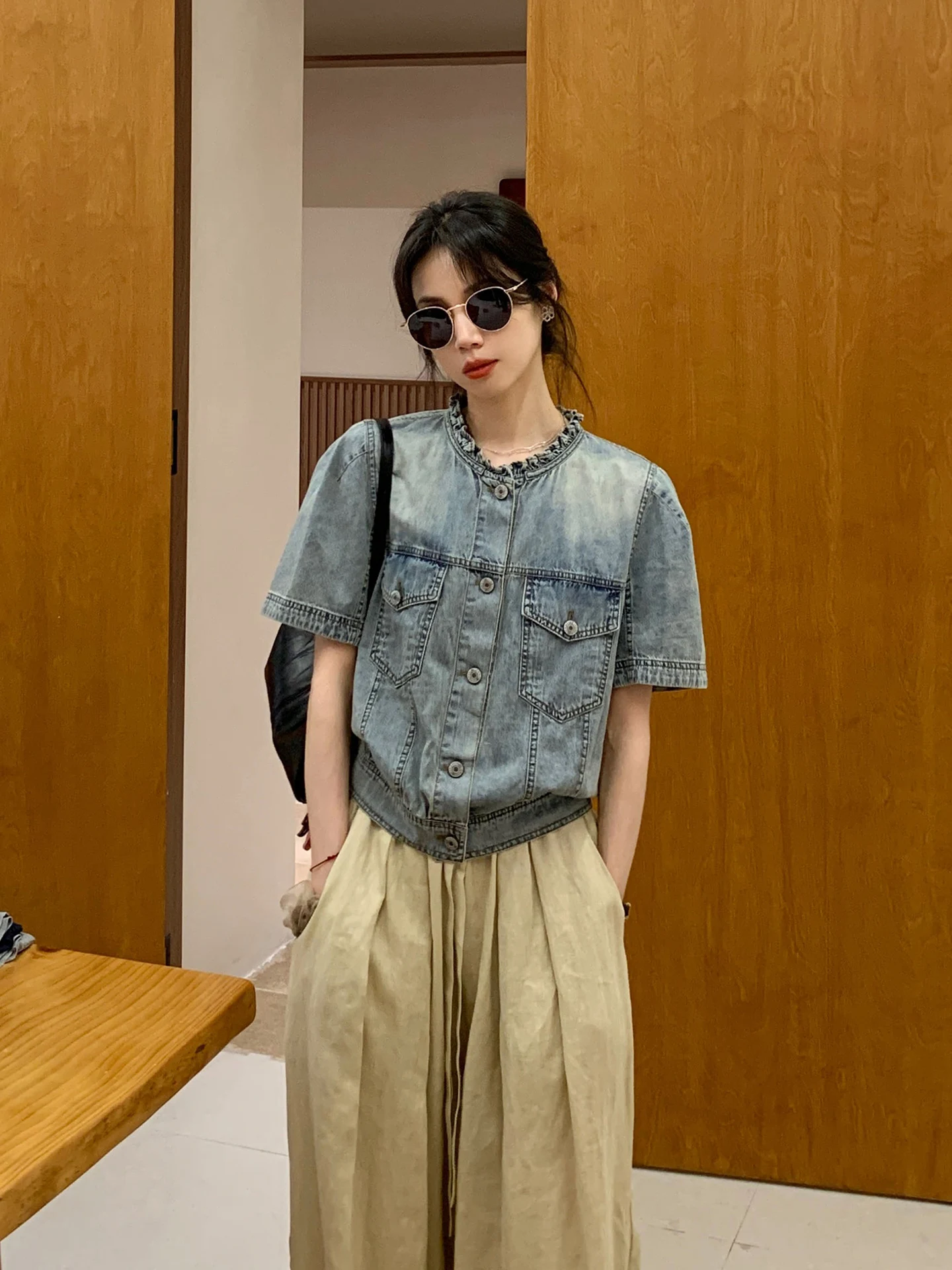 

BRIVIN Retro Denim Style round Neck Short Sleeve Women's Shirt Spring Summer New Versatile Slimming Wood Grain Button Top