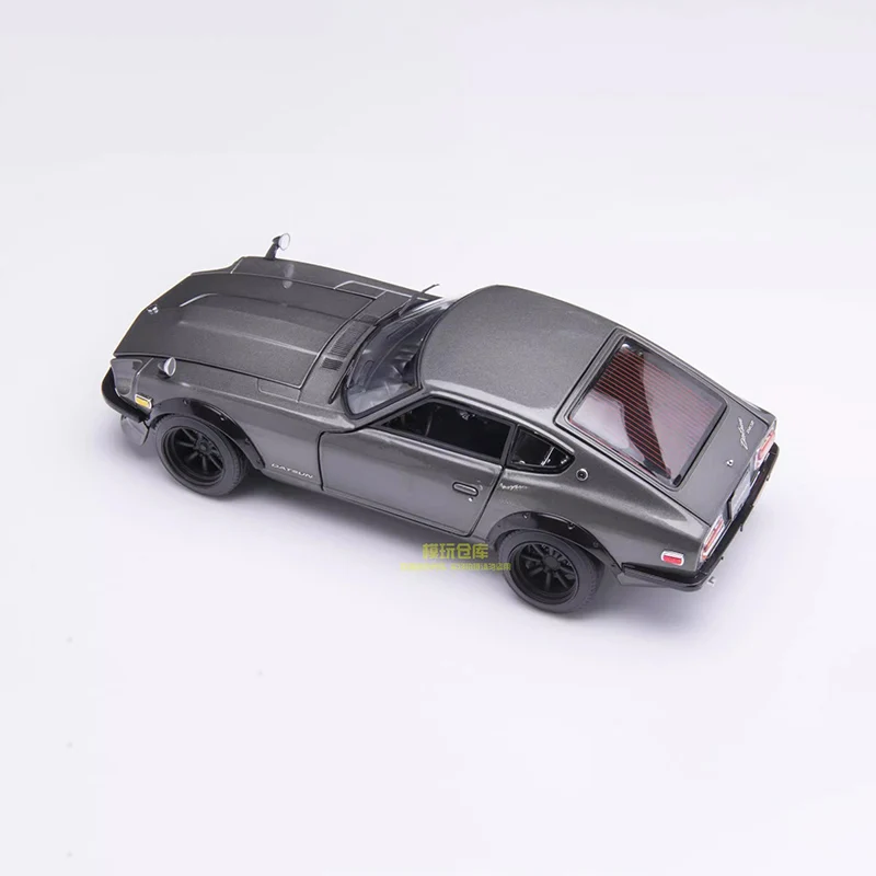 1:18 Scale Datsun 240Z 1971 Sports Car Simulation Alloy Car Model Static Display Collectible Toy Gift Souvenir Decoration