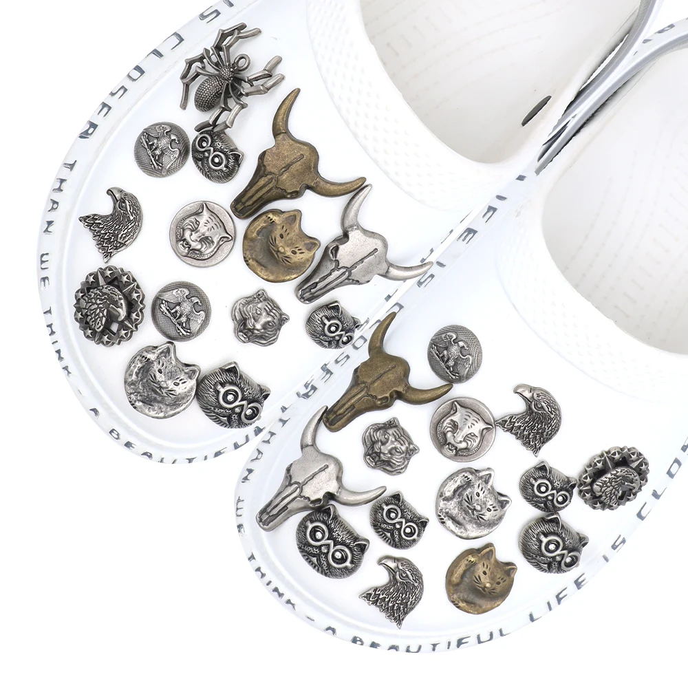 

1 Pc Shoe Accessories Charm Крокросы Джиббитц Metal Punk Style Animal Cow Tiger Eagle Sandals Ornament Halloween Party Gift