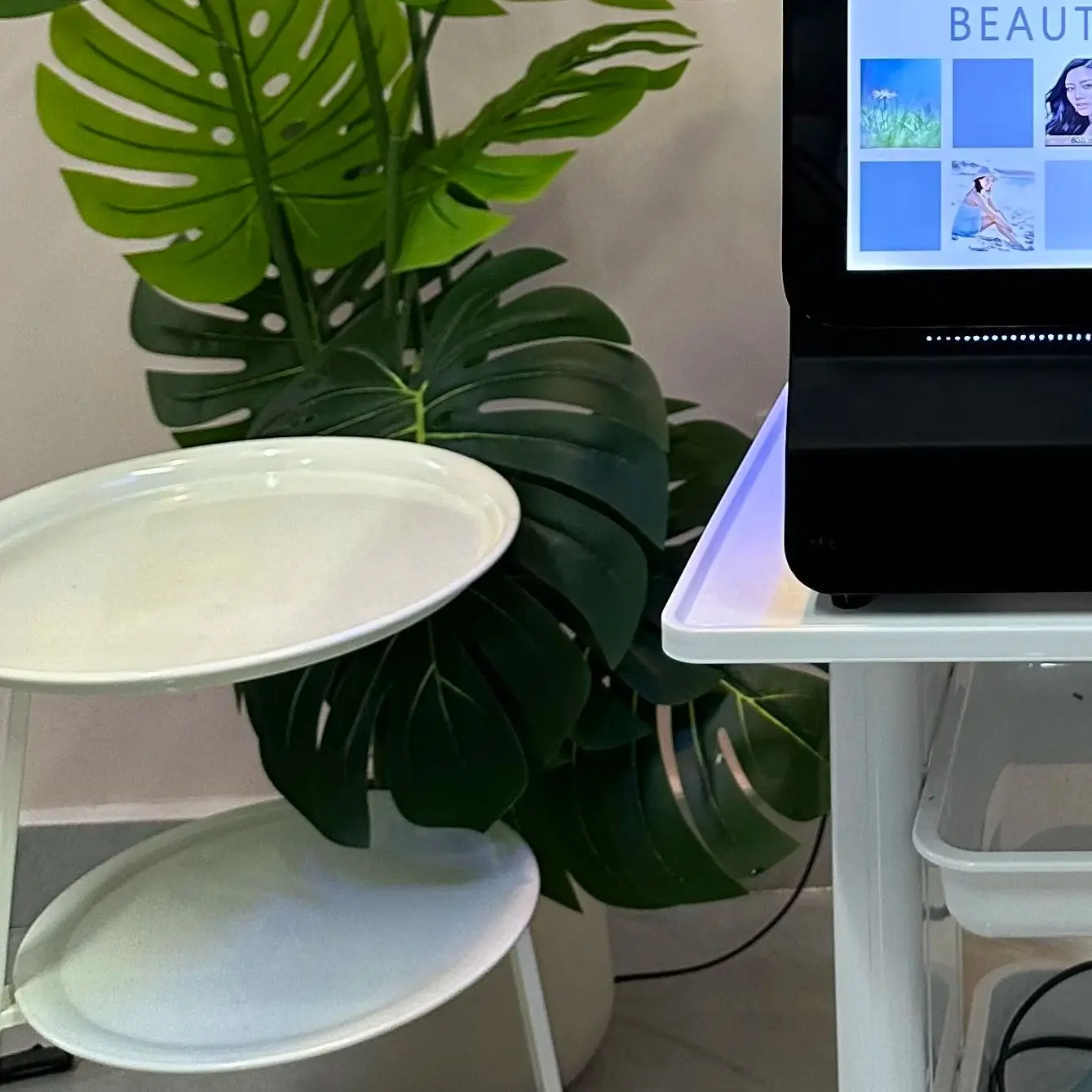 

High Power Laser Hair Removal Machine Alexandrit Diode Triple Wave 808nm 755nm 1064nm White Ice Titanium Laser Epilator