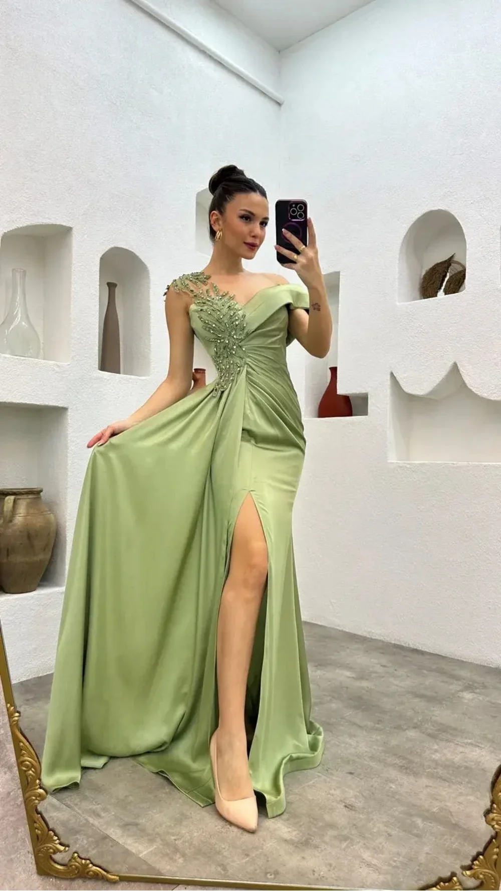 Decalque de contas de sereia sexy fenda plissada bola verde cetim festa luxuoso vestido de noite personalizado