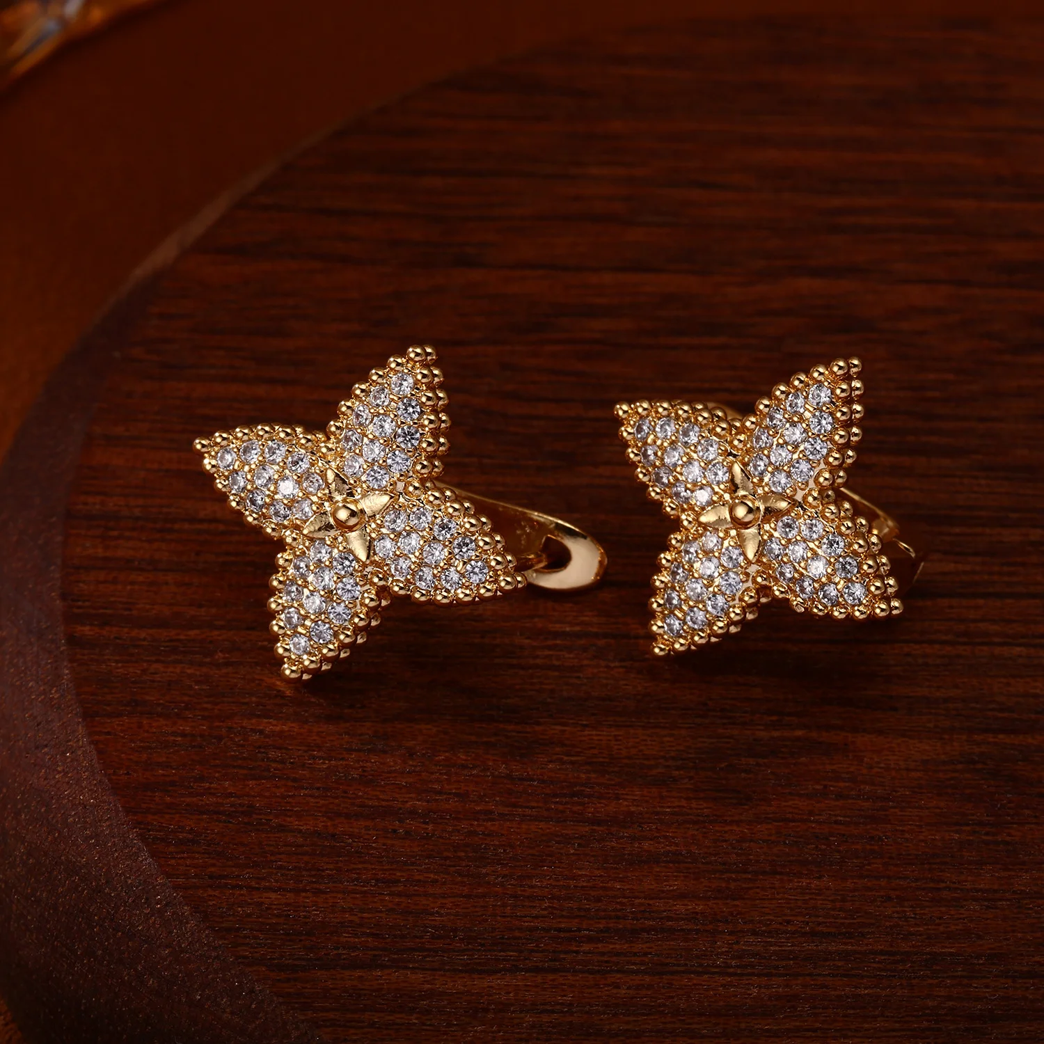 1 Pair Elegant Four Petal Flower Ear Buckle For Girls Full Shiny Stone Inlaid Floral Hoop Ear Ornament Dating Banquet Casual Fas