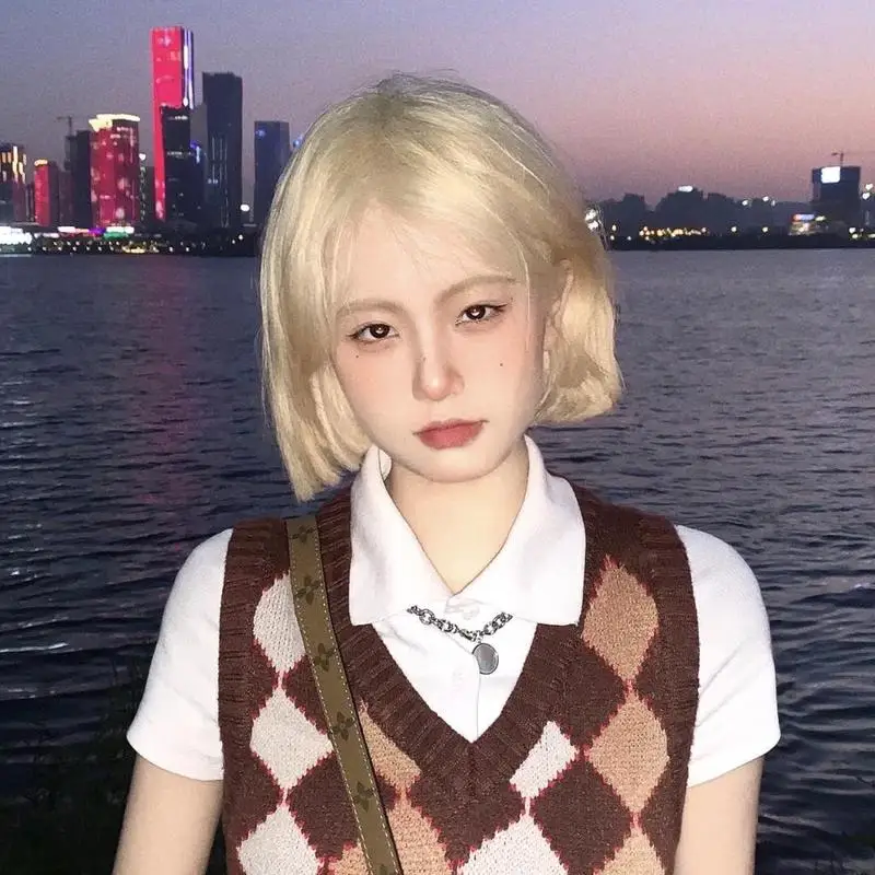 Xingcheng Korean-style short hair wig for women, everyday use, suitable for round faces, platinum blonde, student bob hairstyle,