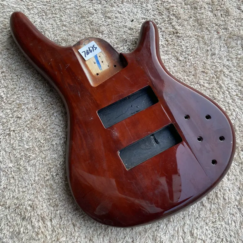 Special Sales 5 or 6 String Electric Bass Body Active Pickups Model Right Hand with Damages and Cracks for DIYTB675