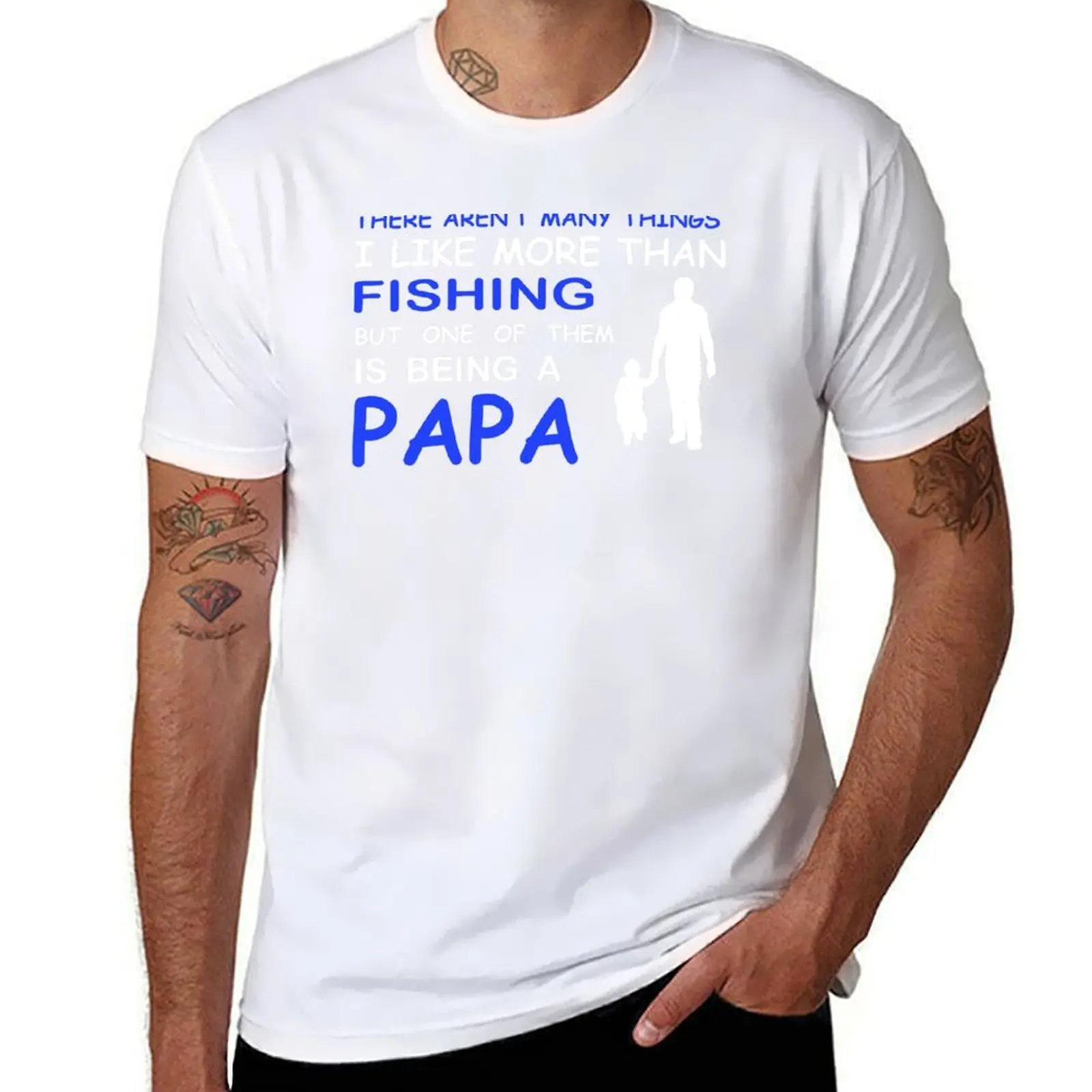 THERE ARENT MANY THINGS I LIKE MORE THAN FISHING BUT ONE OF THEM IS BEING A PAPA Футболка мужские футболки футболка с графикой
