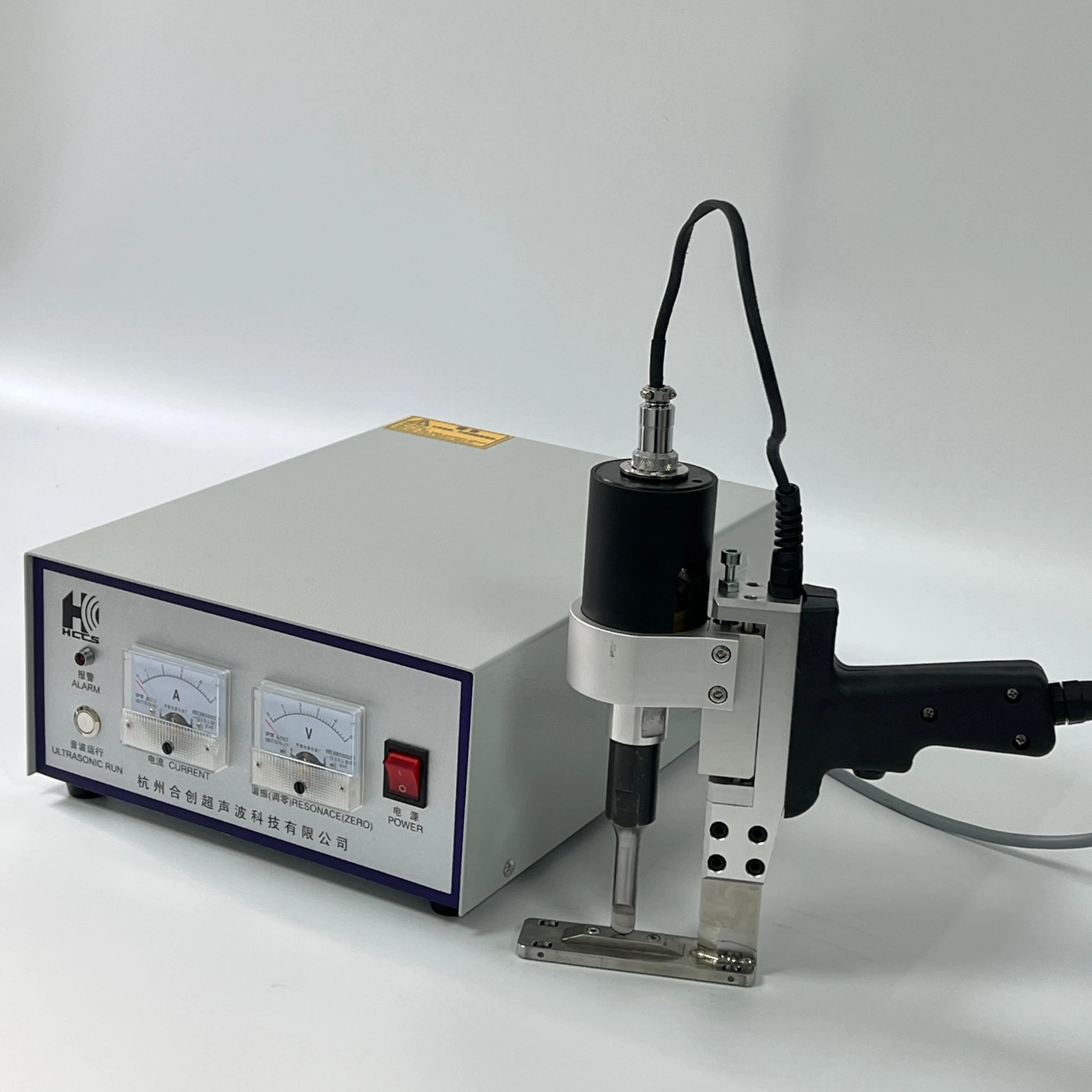 

High-Speed Manual Grade Ultrasonic Fabric Cutter Cloth Cutting Machines for Textile & Fabric Industries