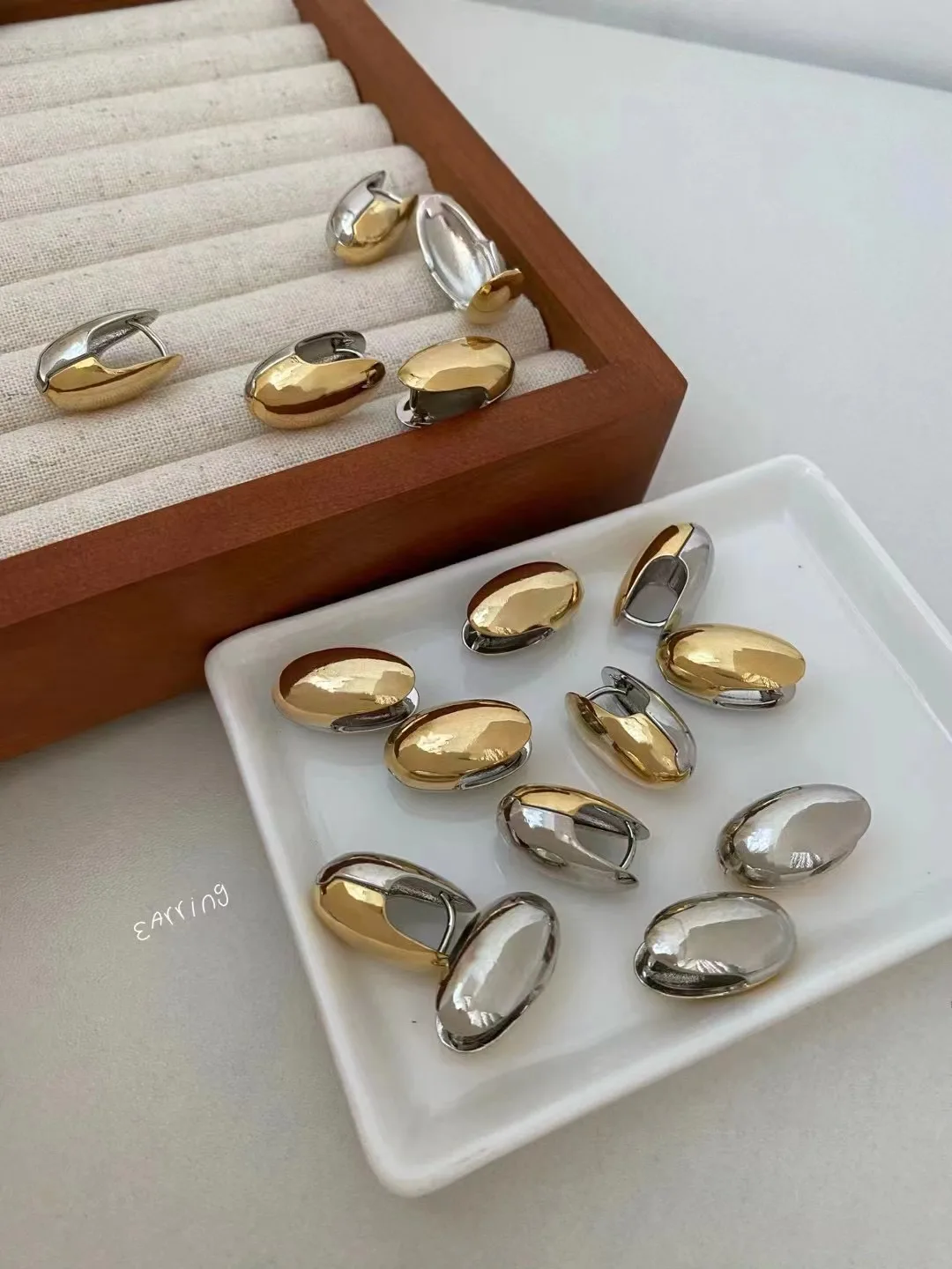 5 Pairs, Vintage Gold Silver Color Smooth Metal Oval Egg Hoop Earrings for Women Girls Elegant Wedding Party Jewelry Gift