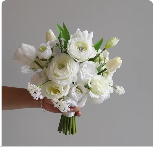 

Bride wedding photo circular flower holding license registration floral artificial flower photography props green and white arti