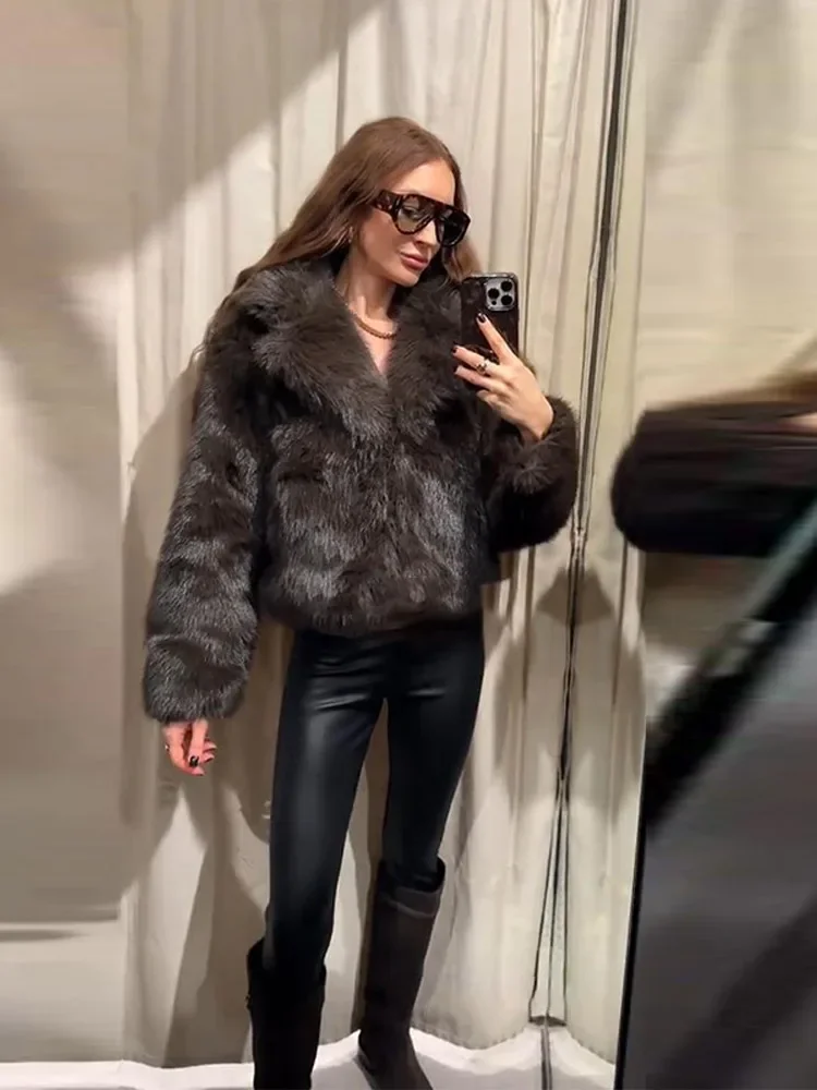 패션 브라운 인조 모피 코트 여성 루즈 라펠 풀 슬리브 숏 아우터웨어 2025 가을 겨울 스트리트 레이디 퍼리 웜 오버코트