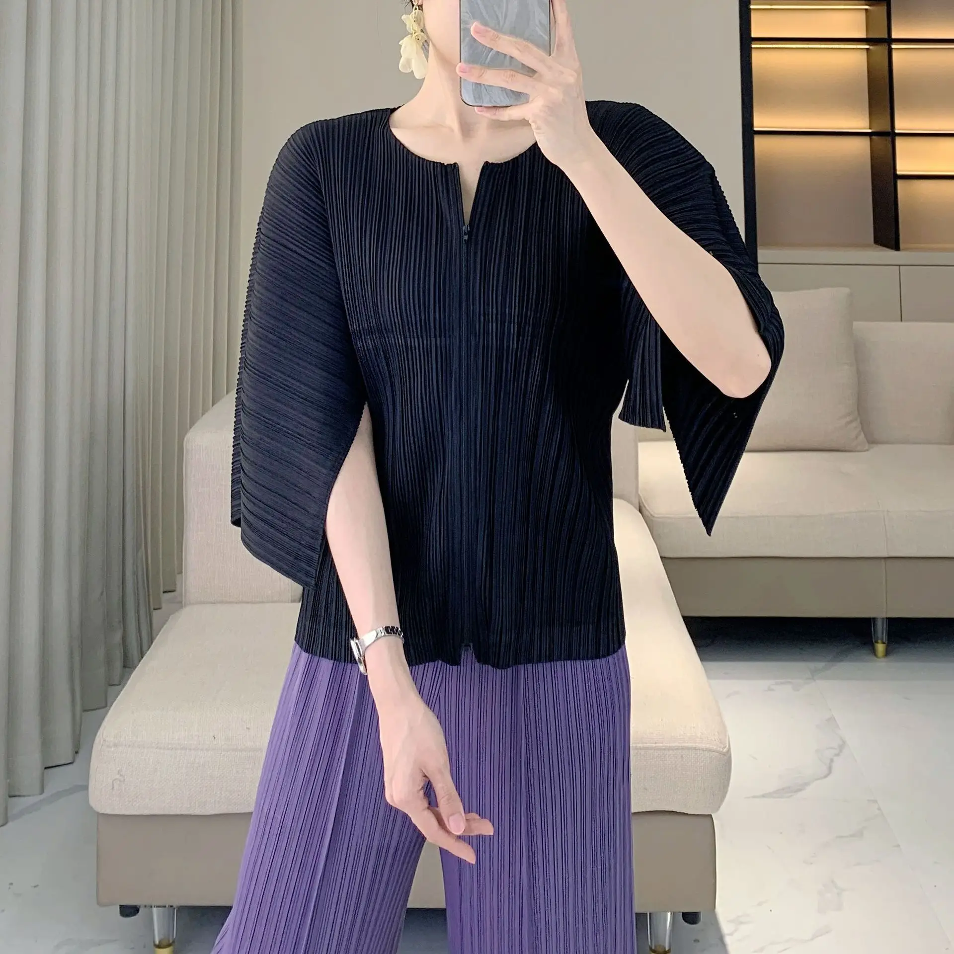 Miyake Pleated 2025 Summer New Solid Color Zipper Fashionable Round Neck Short Sleeve Top Women Casual Versatile Cardigan