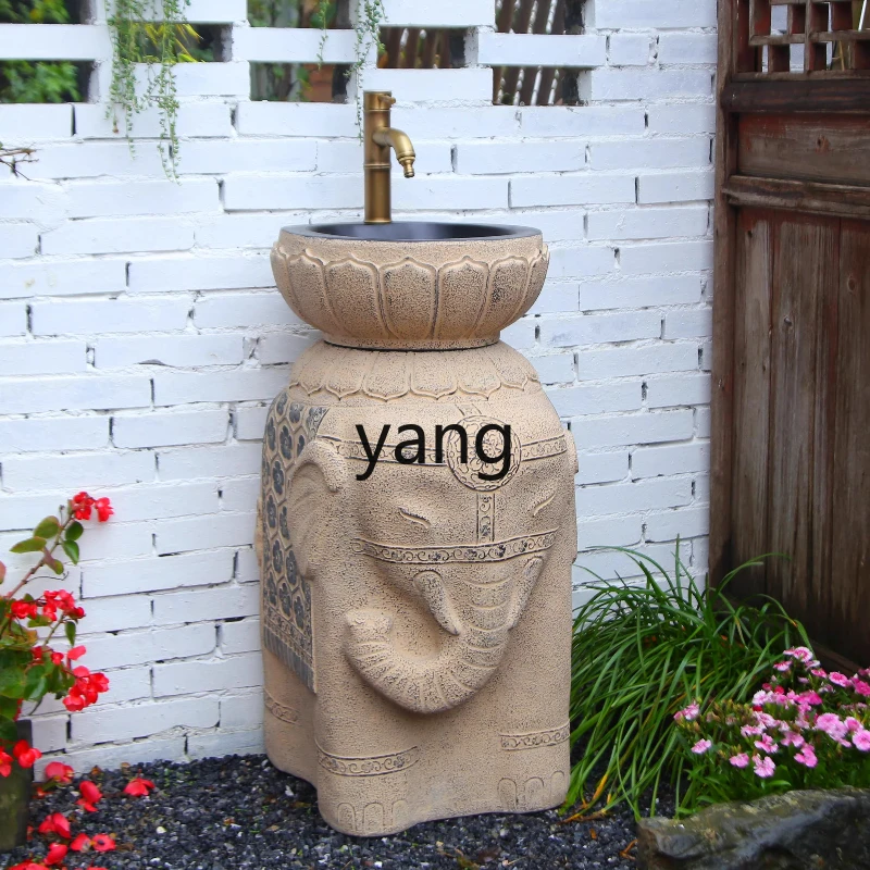 Lzr Courtyard Colum… - image