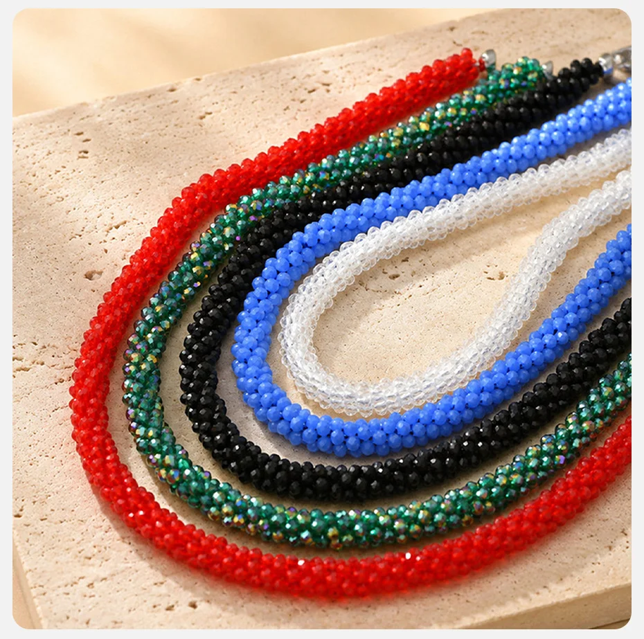 VNOX Übertriebene Retro-Halsketten mit gewebten Perlen für Frauen, handgefertigte schwarz-weiß-rote Kristallperlen-Halskette, böhmischer Schmuck – Detail 8