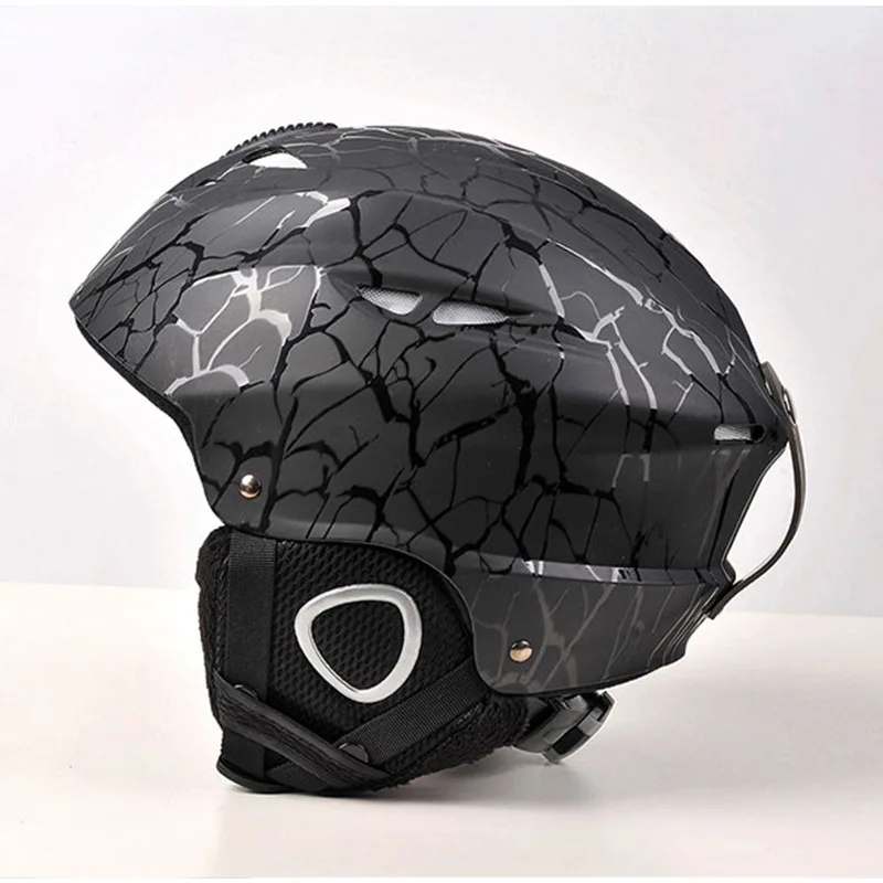 

New Skiing Helmet Single Board Double Board Outdoor Sports Helmet Windproof and Warm Hat Three Colors