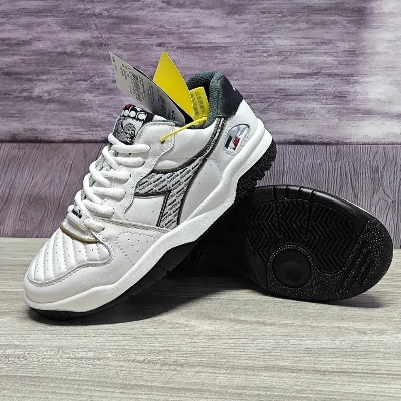 Zapatos de tenis profesionales para hombre, zapatillas de Bádminton de cuero usable para interiores, calzado de gimnasio de alta calidad, color blanco y negro