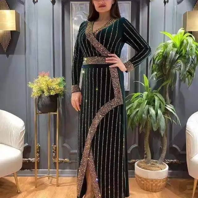 2024 Middle East Africa plus size women\'s dress robe velvet hot diamond v-neck long sleeve dress slim dress long skirt