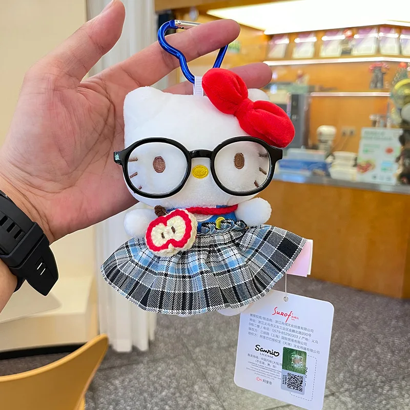 Uroczy Kreskówkowy Kawaii Sanrio Nosi Okulary Hello Kitty Pluszowa Lalka Brelok Zawieszka do Torby Zabawka Prezent