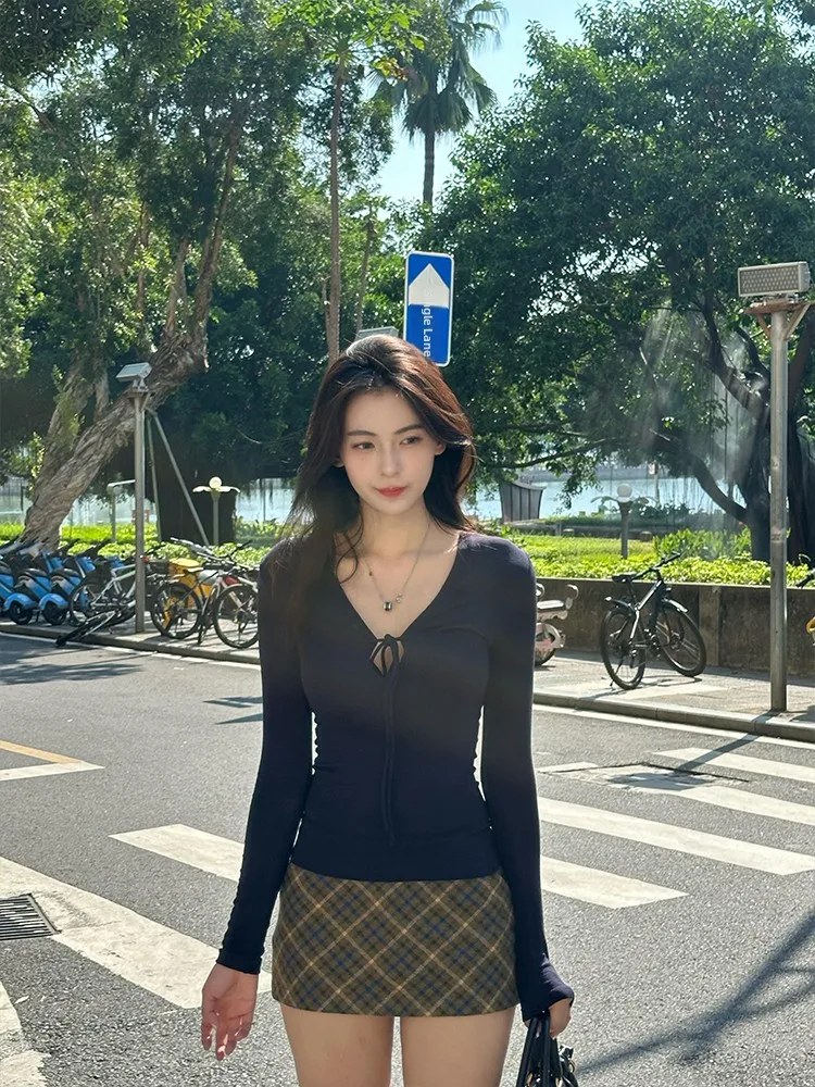 

Sexy American Sle Long Sve V-Ne T-irt Women Early Autumn 2025 New Slim Fit Binding Base irt Inner Wear Top