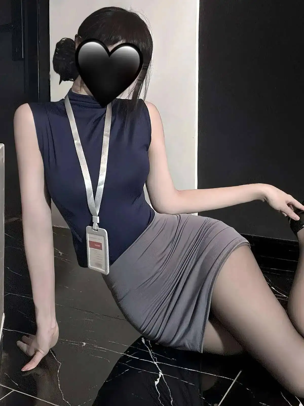 

Сексуальная униформа секретаря, искушение, юбка, комплекты, сплошной цвет, деформированные бедра, очаровательные комплекты юбок без рукавов Pure Desire для ночного клуба U28Z