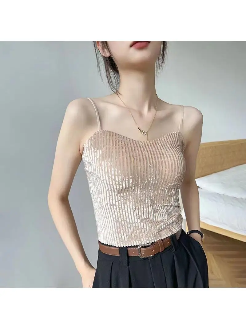 เสื้อกั๊กกำมะหยี่สีทองสำหรับฤดูใบไม้ร่วงและฤดูหนาว สายเล็ก บุฟองน้ำสวยงาม ใส่เป็นเสื้อนอกหรือเสื้อชั้นในสำหรับผู้หญิง