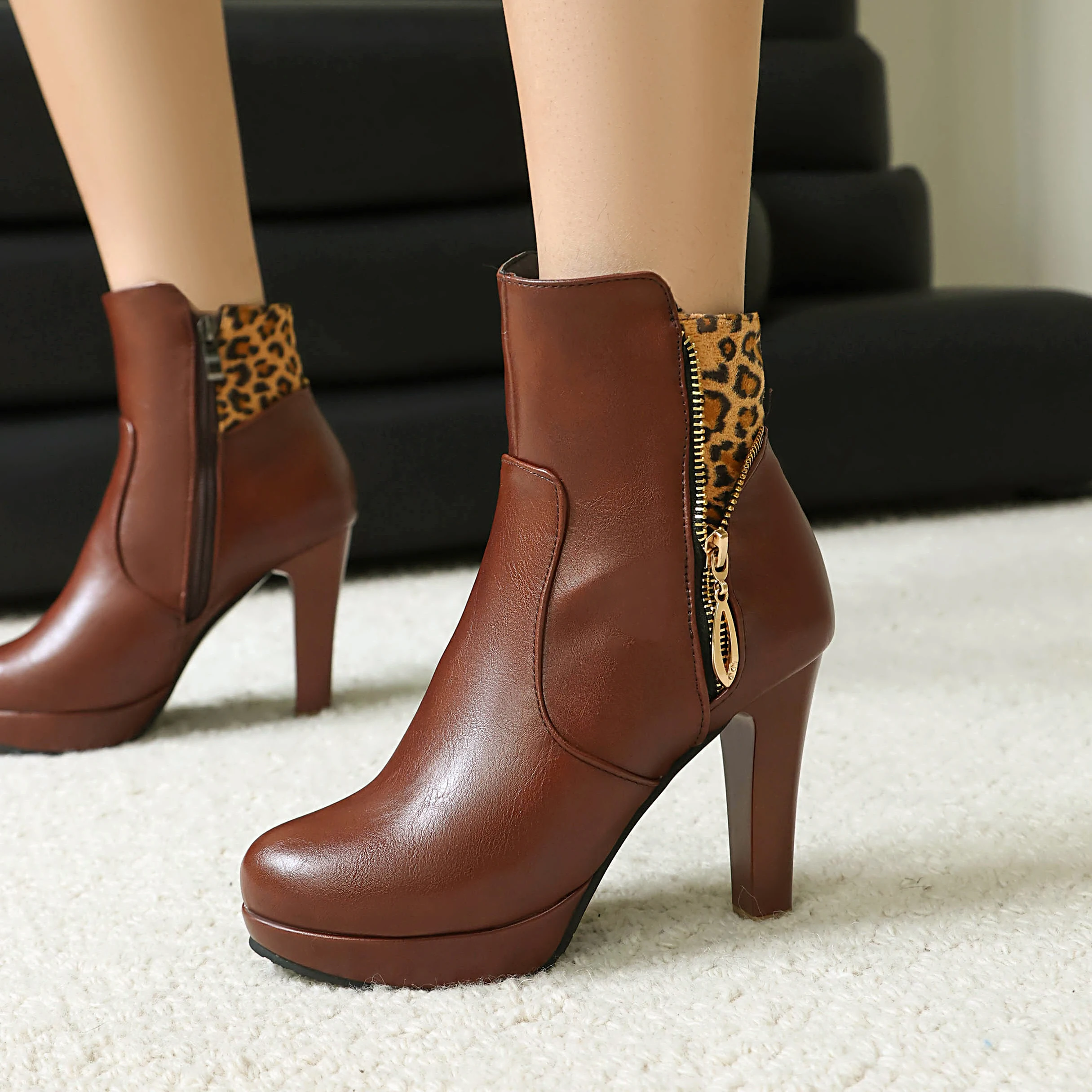 New Autumn and Winter Fashion Color Block Leopard Print Thick-soled High Heels and Metal-decorated Square Heel Women's Boots