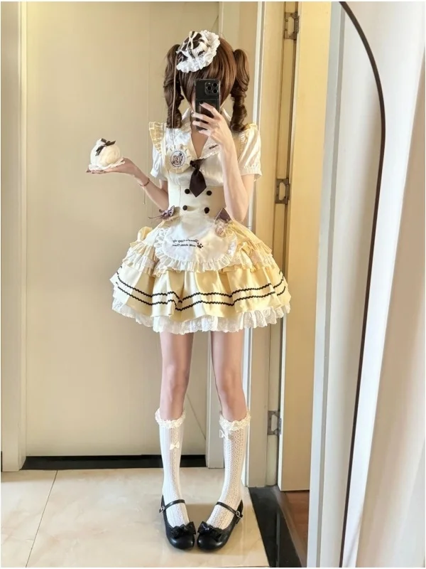 

Cute Sweet Girl's Lace Splicing Set with Knot Top Waist Inward Vest Slimming Puffy Skirt Tee-piece Set