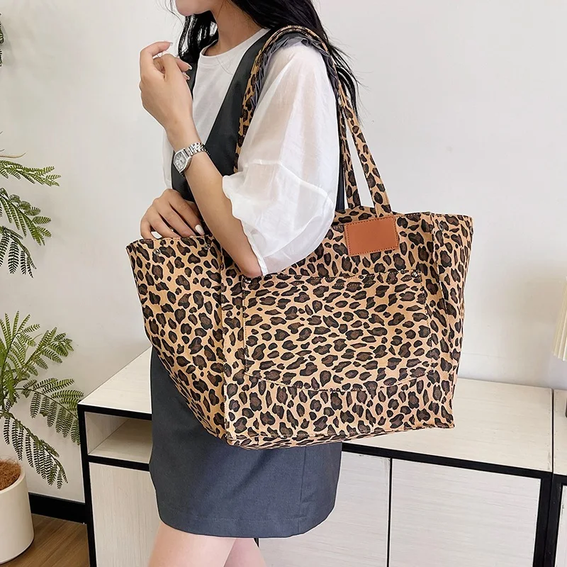 2024 Women's Leopard Print Capacity Tote Single Shoulder Armpit Bag, Canvas Large Crossbody bag exquisite Classic Elegant