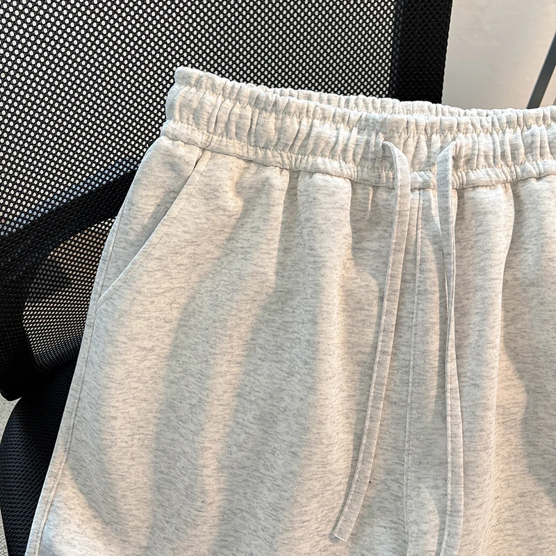 شورت ربع أمريكي ثقيل للرجال صيف 2025 ماركة عصرية جديدة غير رسمية متعددة الاستخدامات فضفاضة قابلة للتنفس