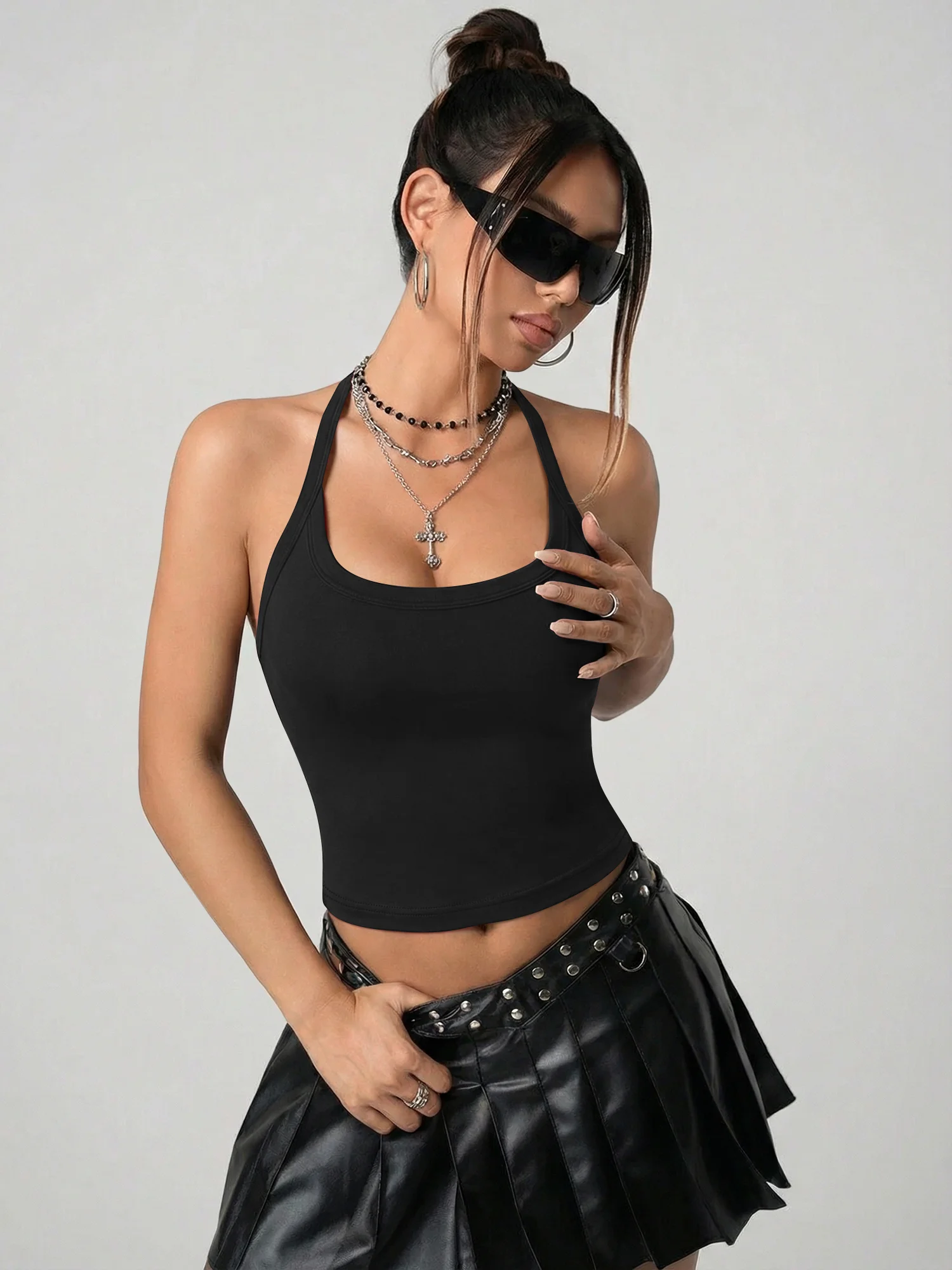 Air Permeable Halter Neck Crop Vest, Hollow Rear Curved Neck Tank for Seaside Getaways & Coastal Road Journeys