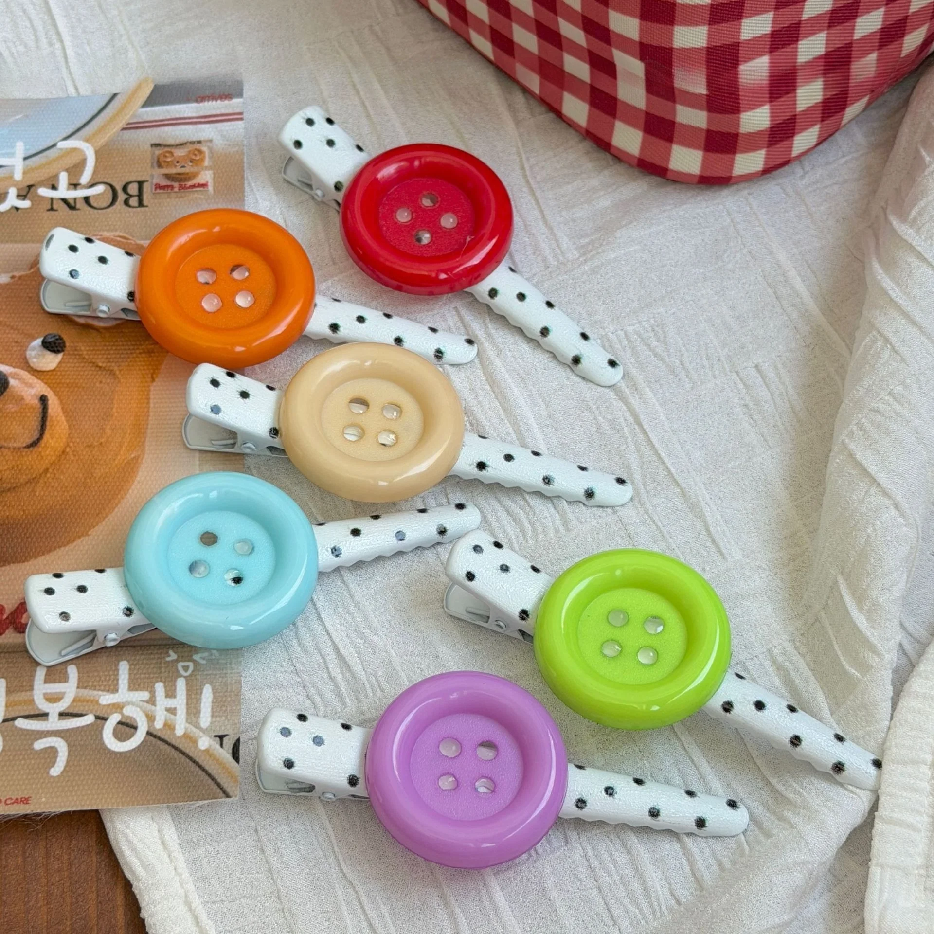 Polka Dot Button Hair Clips Y2K Sweet Barrette Women Kawaii Colorful Duckbill Hairpins Fashion Girls Bangs Side Hair Accessories