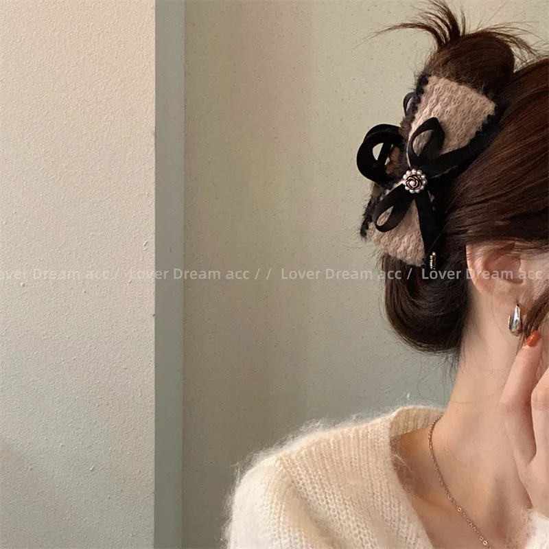 Korean New Black and White Knitted Wool Bow Hairpin Sweet and Fashionable Small Fragrance Grip Plate Hairpin Hairpin Accessories