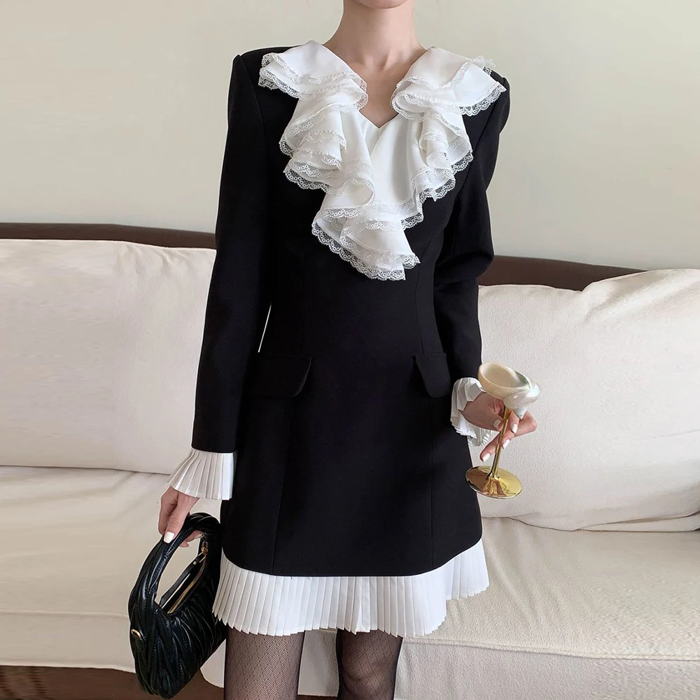 

Black and white contrasting colors cascading ruffle leaf edge collar French dress women's 2025 autumn waist and thin dress