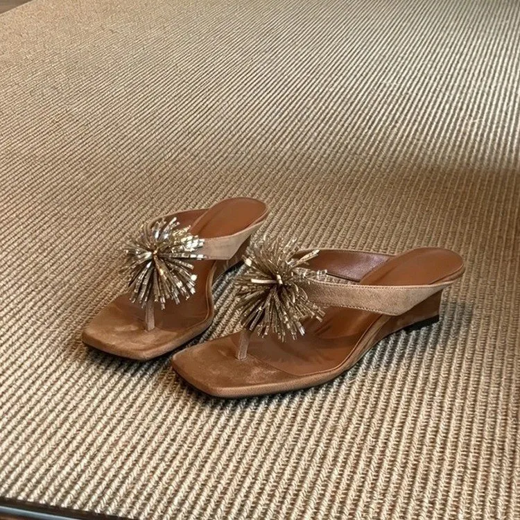 

Women's Flip-Flops for Summer, Outdoor Wear, Retro Square Toe, Stunning Rhinestone Thong Wedge Sandals