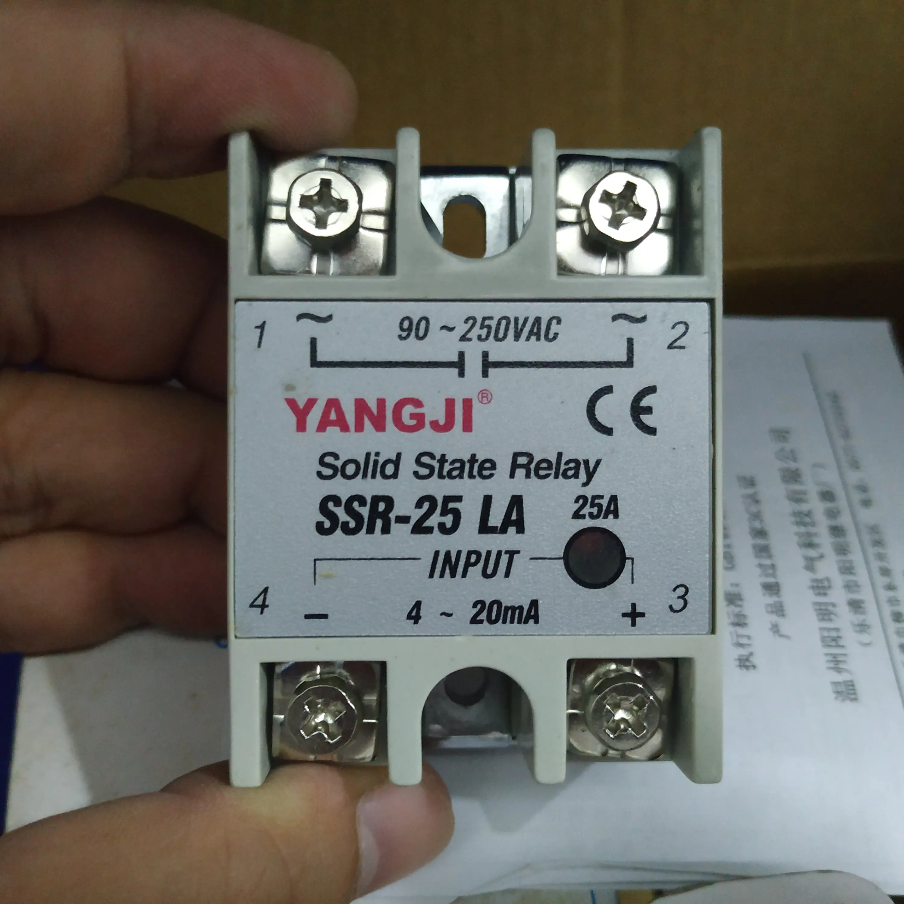 Yang relay  single-phase AC solid state voltage regulator SSR-25LA current voltage regulation 20mA