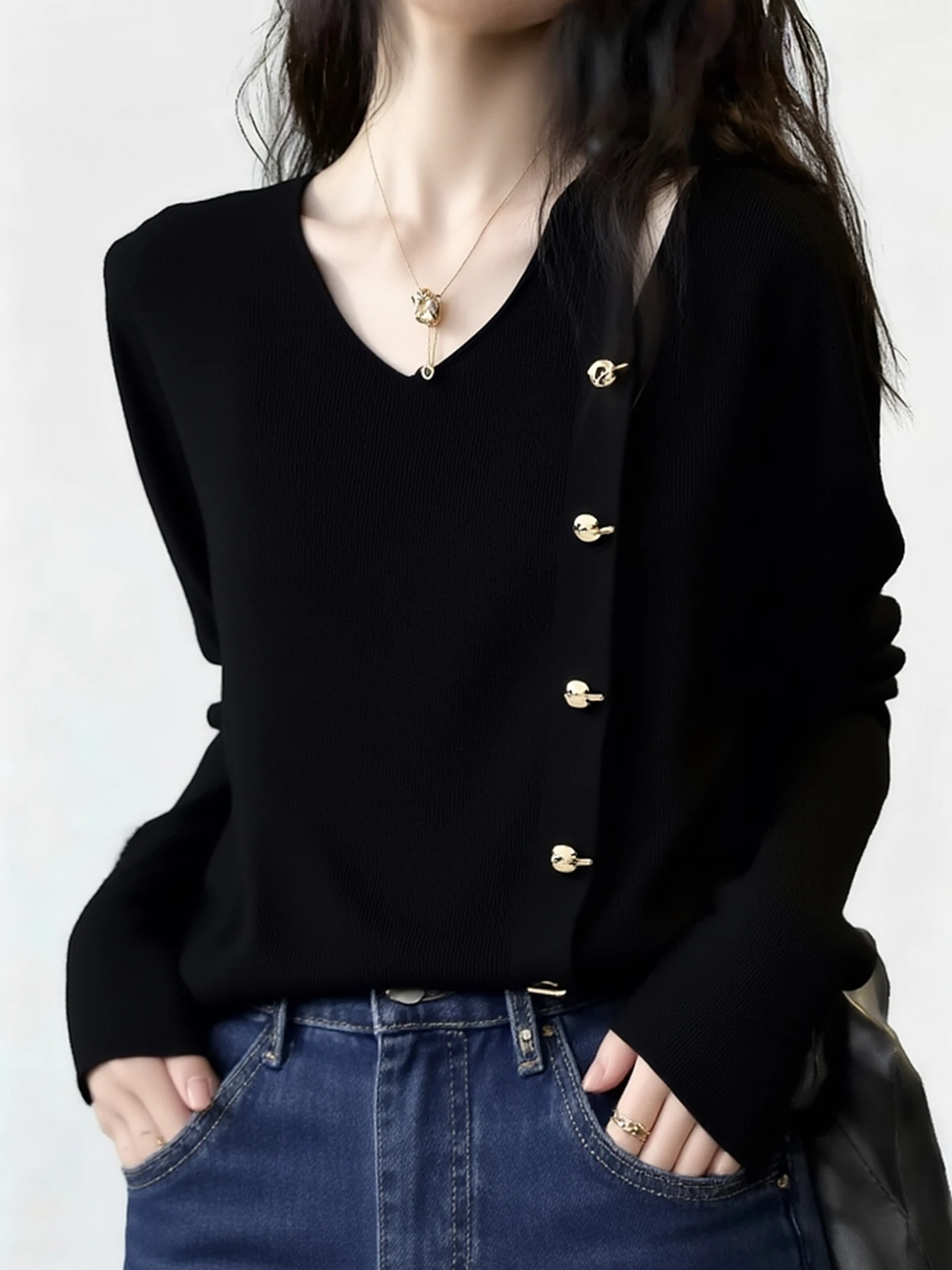 

Ele Bla V-Ne Long Sve Knitwear Women's Slimming Base irt Metal Button Winter Faion Commute Sle Korean Version