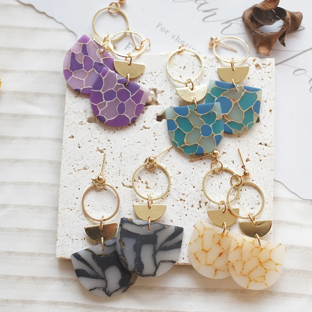 Women\'s Boho Fashion Dangle Matte Look Earrings Multi Colors Marble Pattern Polymer Clay Shield Shape Jewelry with Brass Ring