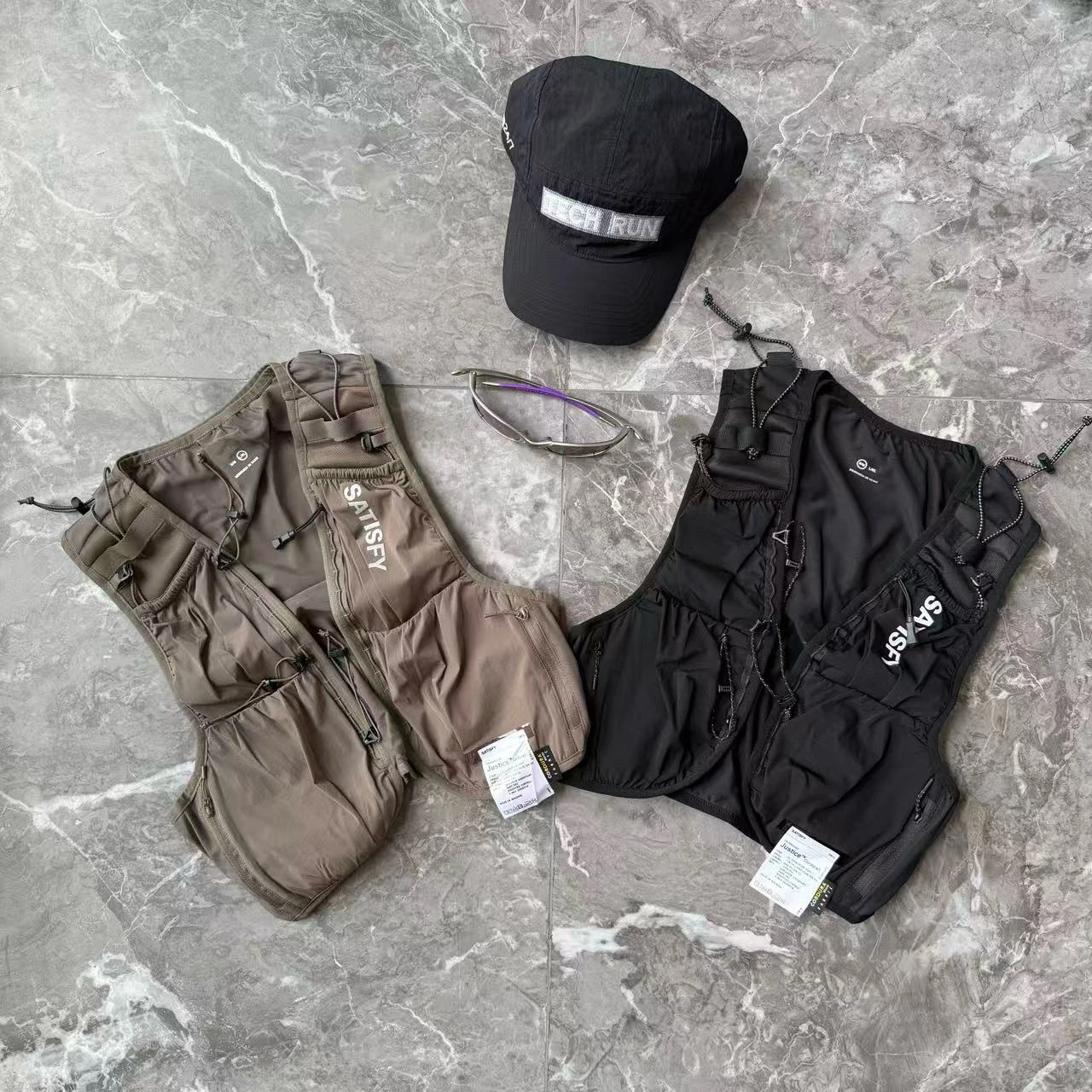 New Arrival Minimalist Running Sports Marathon Lightweight Vest Multi-Functional Outdoor Running Jacket for Young Men