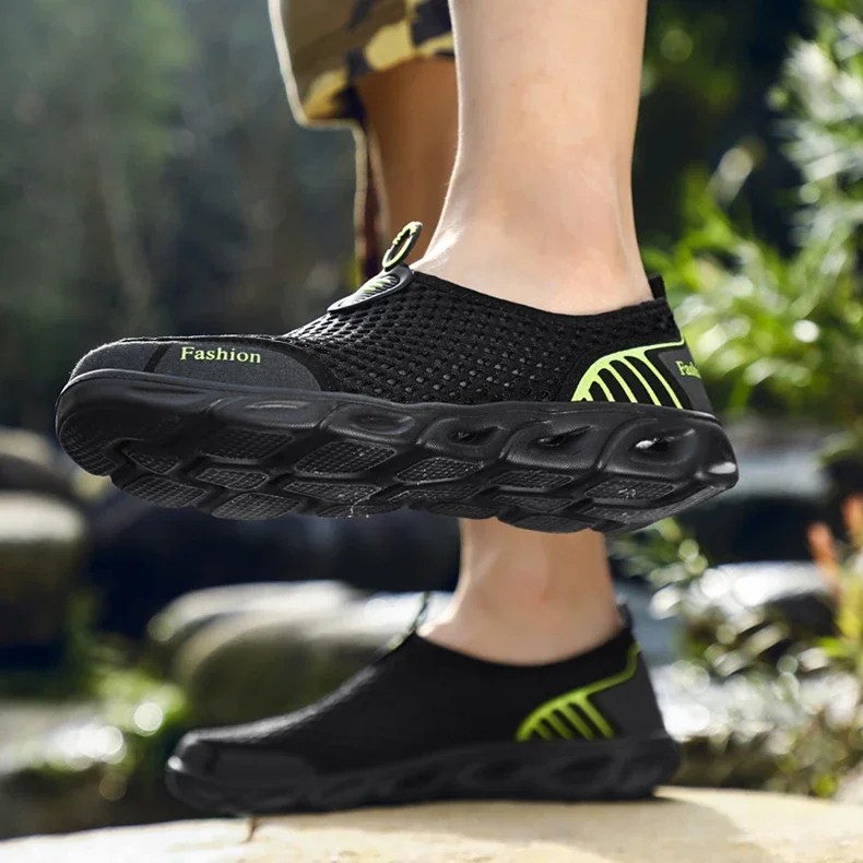 Men Sandals Quick-Drying Hiking Wading Shoes Outdoor Non-Slip Sneakers Breathable Men Aqua Shoes Summer Water Shoes Couple Flats